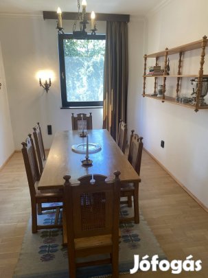 Eladó asztal hat székkel