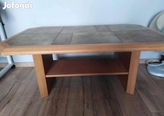 Eladó asztal jó állapotban