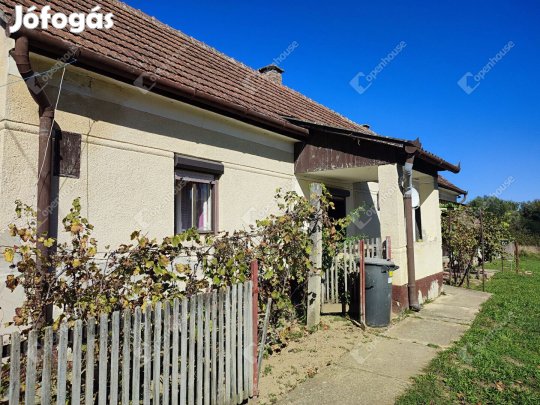 Eladó autentikus parasztház Somogy megyében, Inkén
