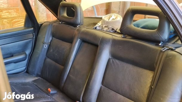 Eladó autó Audi 100