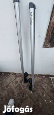 Elado autó tetőcsomagtartó.