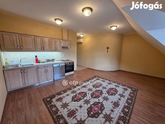 Eladó azonnal költözhető lakás, Hajdúszoboszló