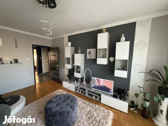 Eladó azonnal költözhető lakás, Hajdúszoboszló