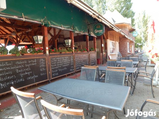 Eladó bejáratott étterem teljes berendezéssel az alsóörsi strandon