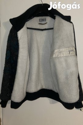 Eladó bélelt kabát