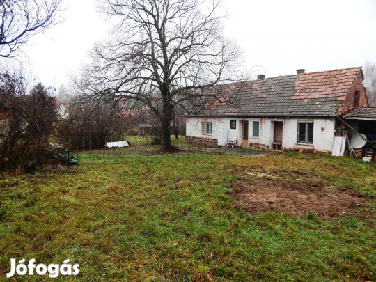 Eladó belterületi építési telek Balatonalmádiban