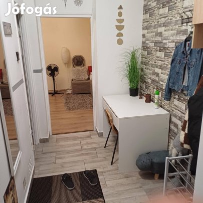 Eladó belvárosi, földszinti ingatlan Békéscsabán