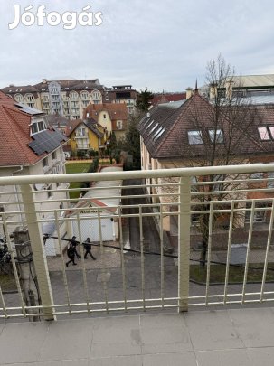 Eladó belvárosi, panorámás lakás Hévízen 