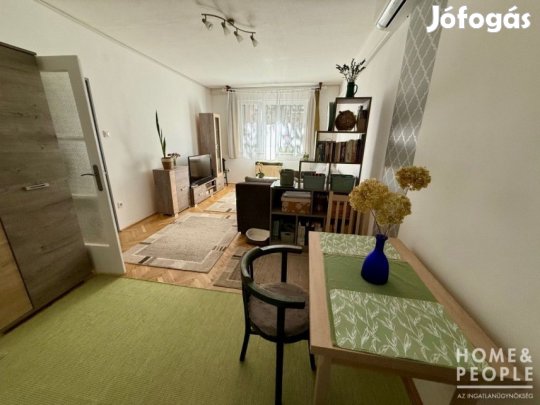 Eladó belvárosközeli tégla lakás Szegeden!