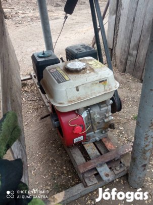 Eladó benzin motoros körfűrész