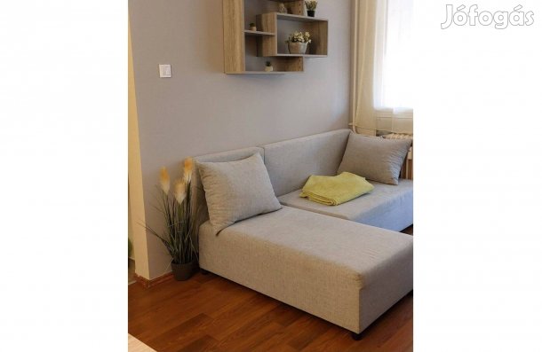 Eladó berendezett lakás Szolnokon a Győrffy István utcában