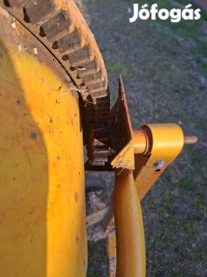 Eladó betonkeverő