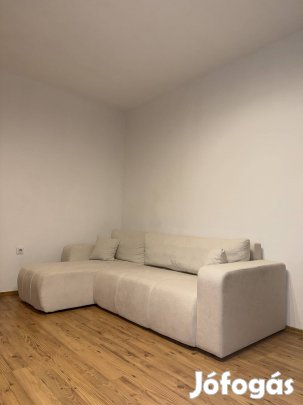 Eladó bézs színű sarokkanapé 