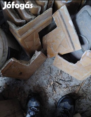 Eladó bontott cserépkályha