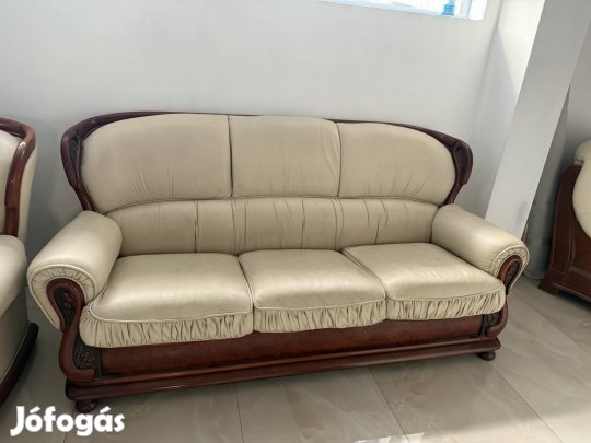 Eladó bőr ülőgarnitúra dohányzó asztallal