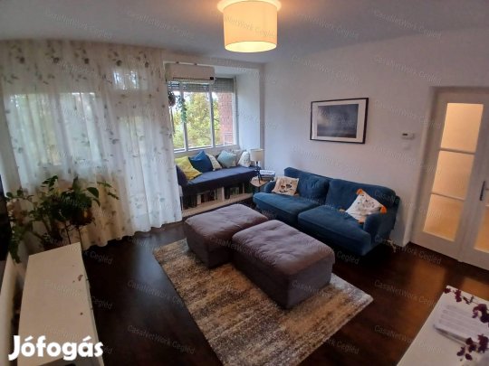 Eladó ceglédi 83 m2 tégla lakás.