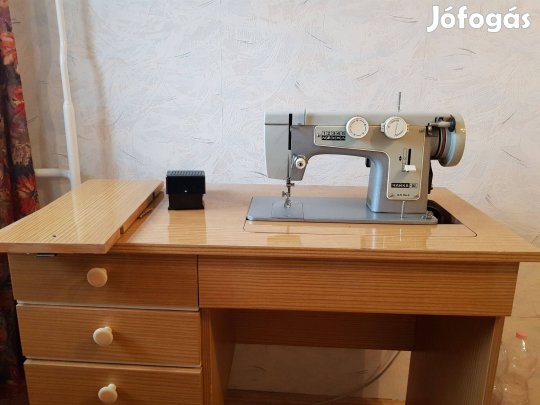 Eladó csajka varrógép asztal