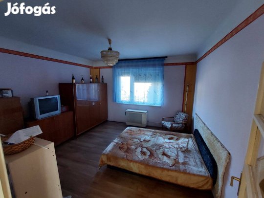 Eladó csaladi ház