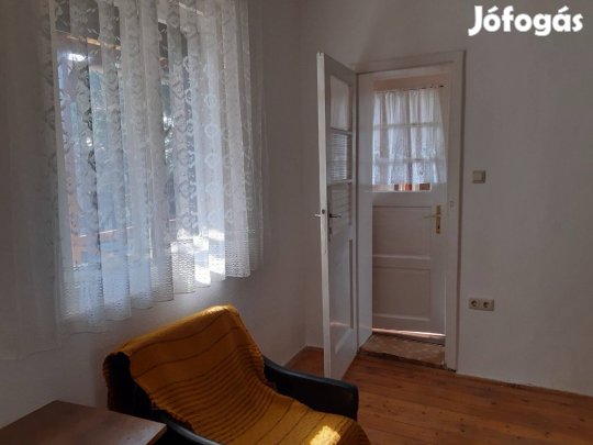 Eladó családi ház 900 nm-es telken