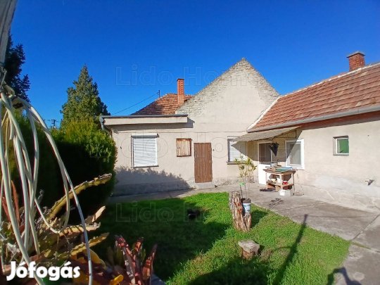 Eladó családi ház Abdán