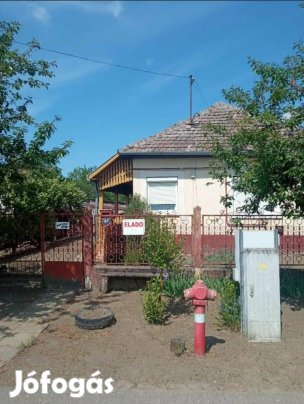 Eladó családi ház Apagy
