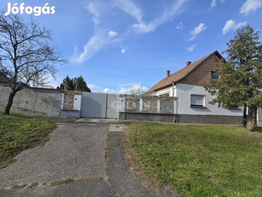 Eladó családi ház Bácsalmás, Narancsik Pál utca
