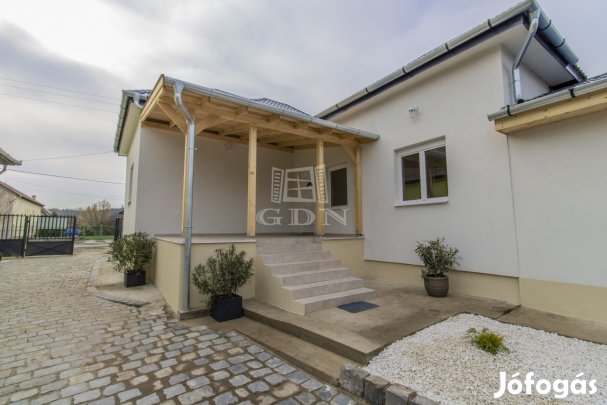 Eladó családi ház Bag, Csendes részen