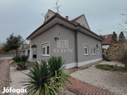 Eladó családi ház Baja, Liget utca