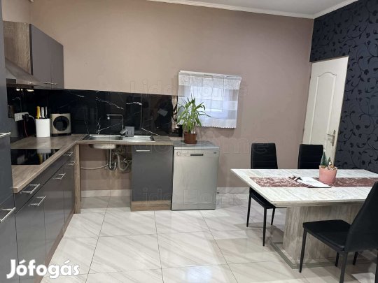 Eladó családi ház Balatonbozsokon!