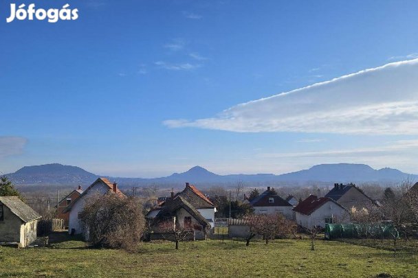 Eladó családi ház Balatonedericsen,nagy telekkel