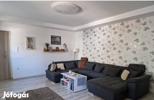 Eladó családi ház Balatonkeresztúr központjában!