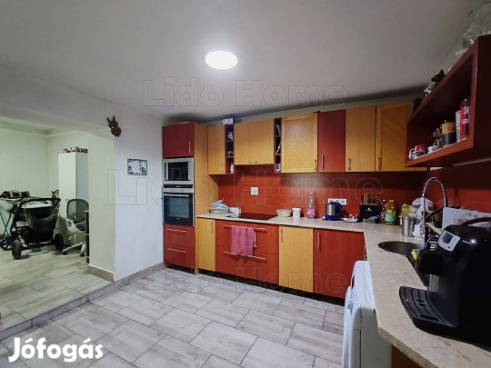 Eladó családi ház Balatonújlakon!