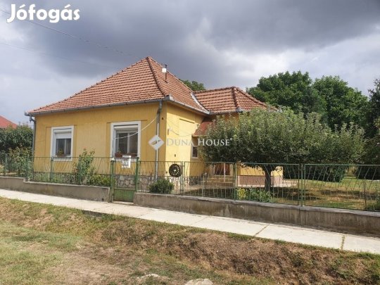 Eladó családi ház Baranya megyében, Kistótfalu településen