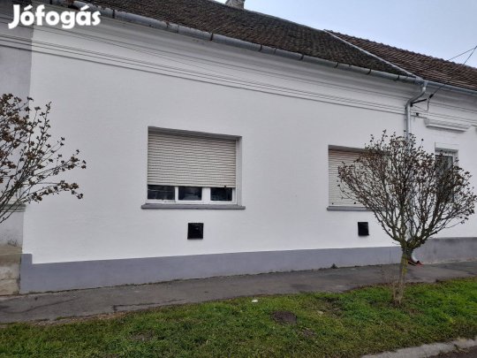 Eladó családi ház Barcson