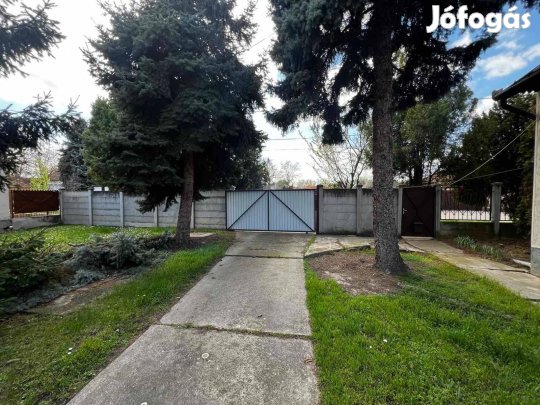 Eladó családi ház Békéscsabán a Könyves utcában