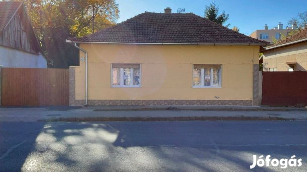 Eladó családi ház Békésen