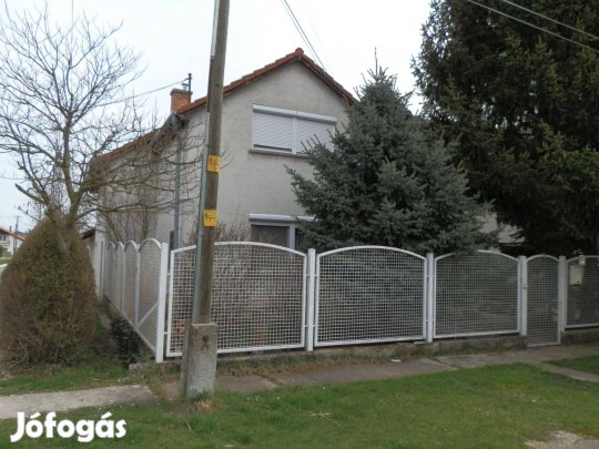 Eladó családi ház Bicskén