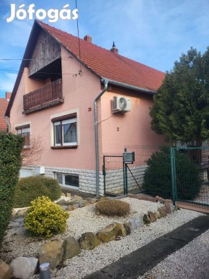 Eladó családi ház Bonyhádon, csendes kertvárosi részen