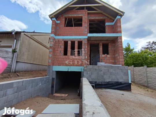 Eladó családi ház Budapest XVIII. kerület, Olaszfa utca