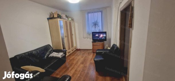 Eladó családi ház Cibakháza békés környezetében!