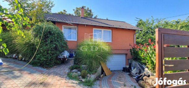 Eladó családi ház Csomád, Fő út