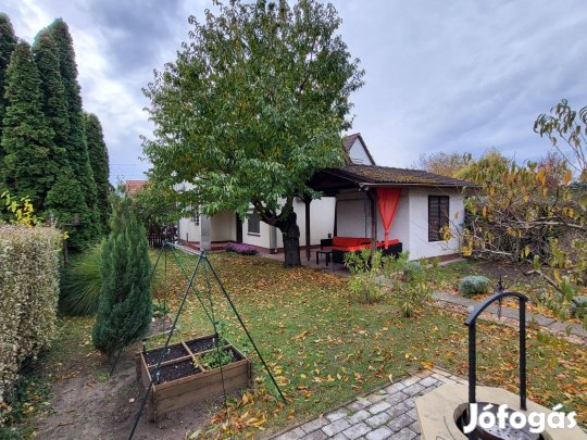 Eladó családi ház Dunaújváros, Táborállás