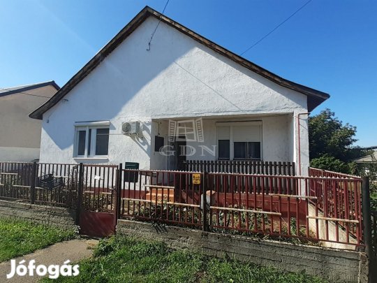 Eladó családi ház Ebes, Jókai utca