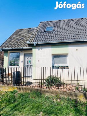 Eladó családi ház Érd, Kertvárosi környezet