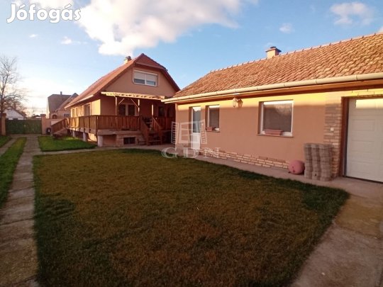 Eladó családi ház Érsekcsanád, Szőlő utca