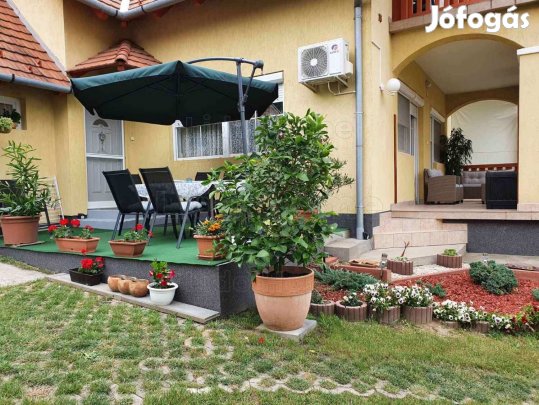 Eladó családi ház Fonyód csendesebb területén