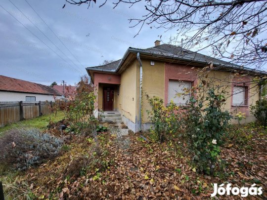 Eladó családi ház Jászapátin