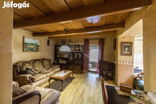 Eladó családi ház Jobbágyi, Központban