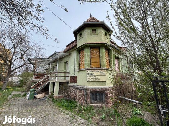 Eladó családi ház Komárom, Mártírok útja