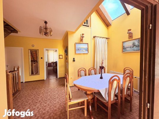 Eladó családi ház Komárom belvárosában